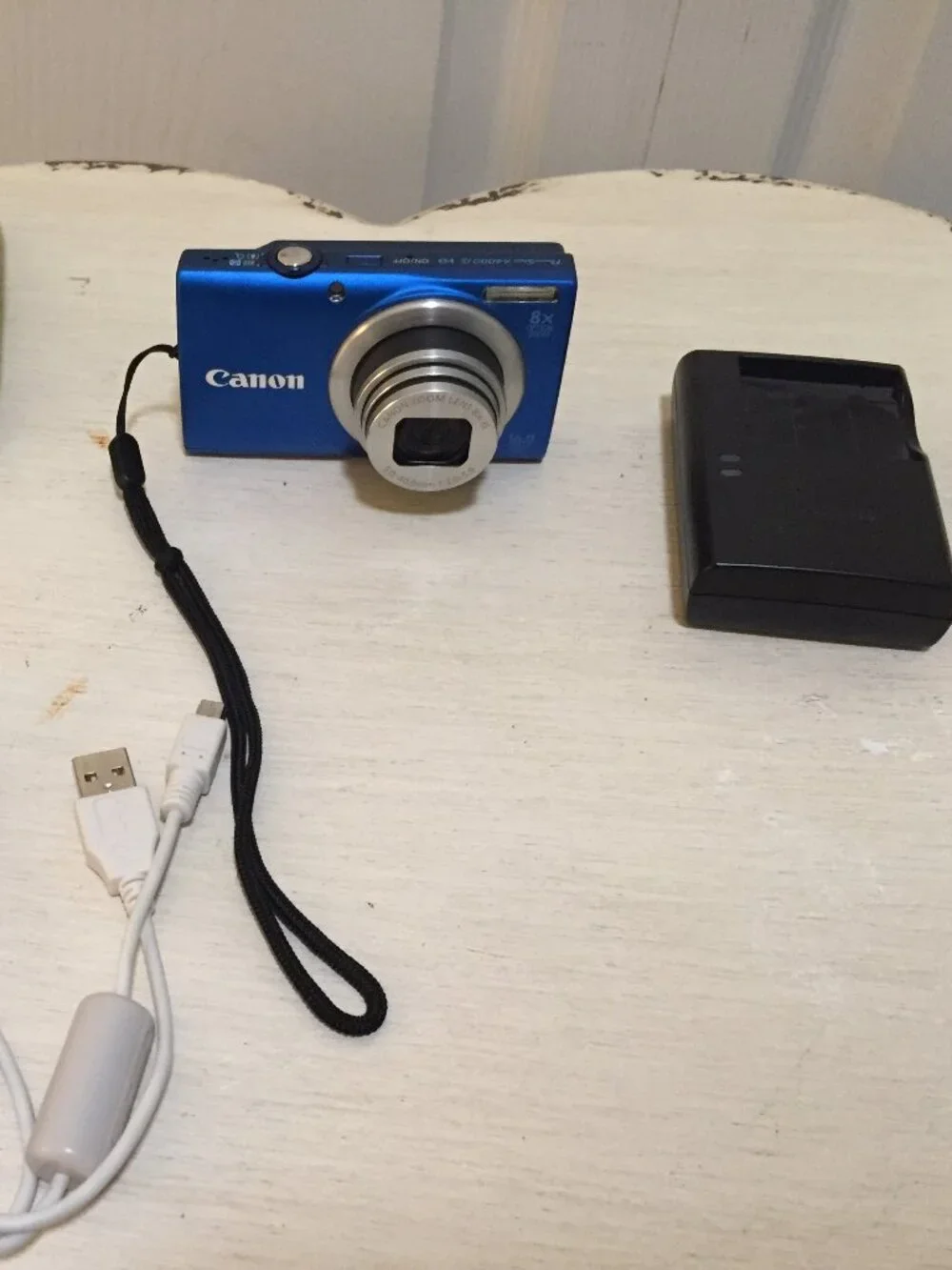 Canon PowerShot A4000IS  HD 16 MP Digital Camera 8X Optical Zoom BLUE  W/CHARGER
